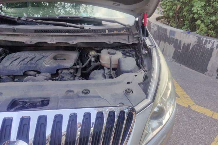 Used Buick GL8 2013 2.4L LT Luxury Business Executive Edition Engine Bay Left