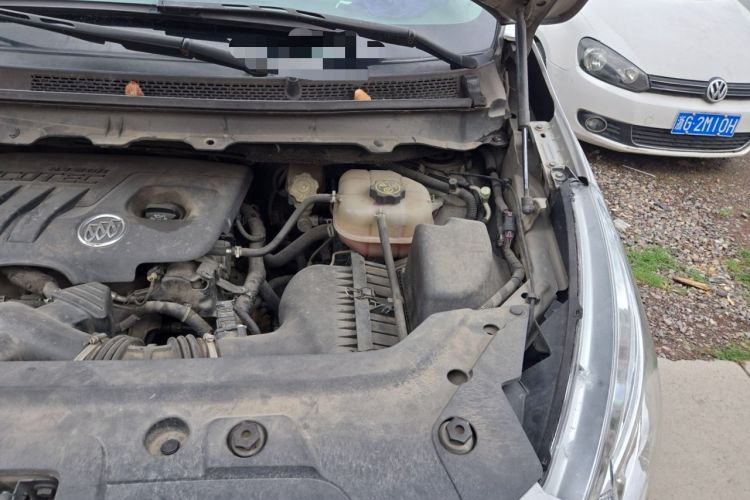 Used Buick GL8 2013 2.4L LT Luxury Business Executive Edition Engine Bay Left