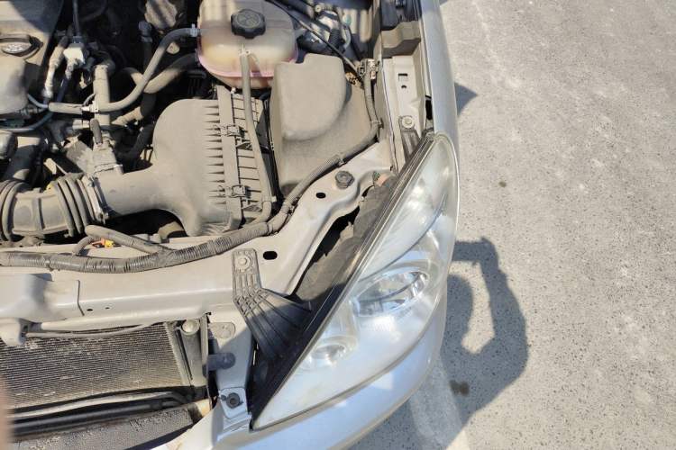 Used Buick GL8 2013 2.4L Classic Edition Engine Bay Left