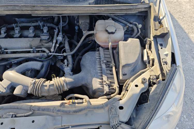 Used Buick GL8 2013 2.4L Classic Edition Engine Bay Left