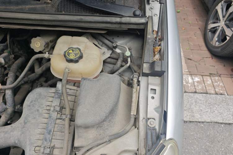 Used Buick GL8 2013 2.4L Classic Edition Engine Bay Left
