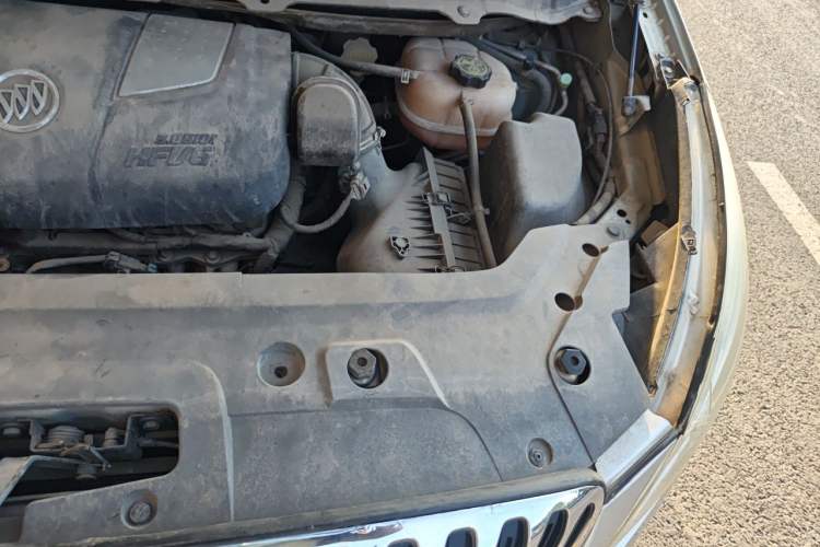 Used Buick GL8 2013 3.0L GT Luxury Business Haoya Edition Engine Bay Left