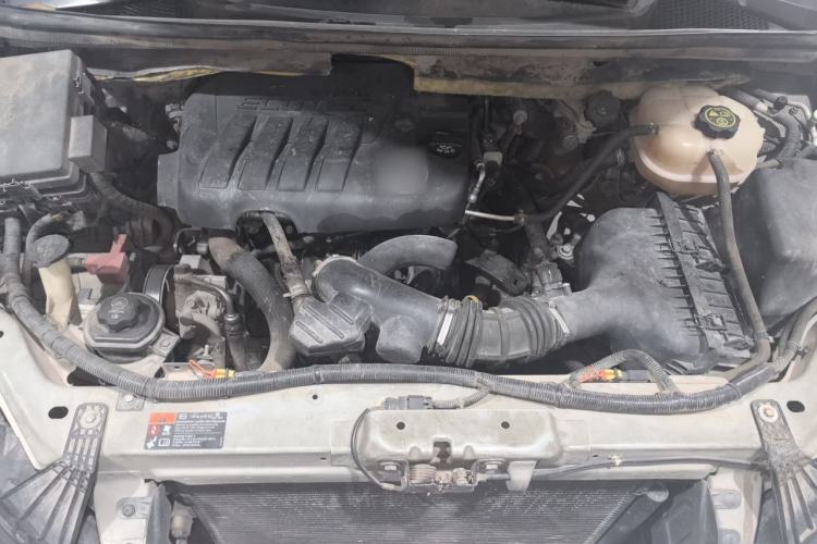 Used Buick GL8 2013 2.4L Comfort Edition Engine Bay