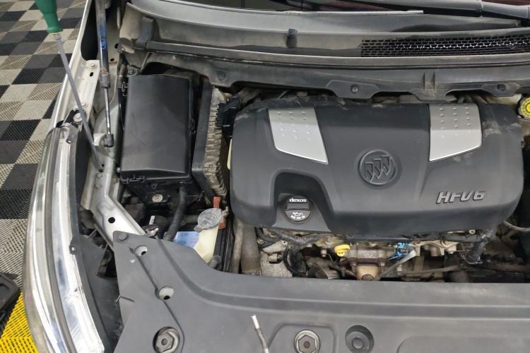 Used Buick GL8 2013 3.0L GT Luxury Business Haoya Edition Engine Bay Right