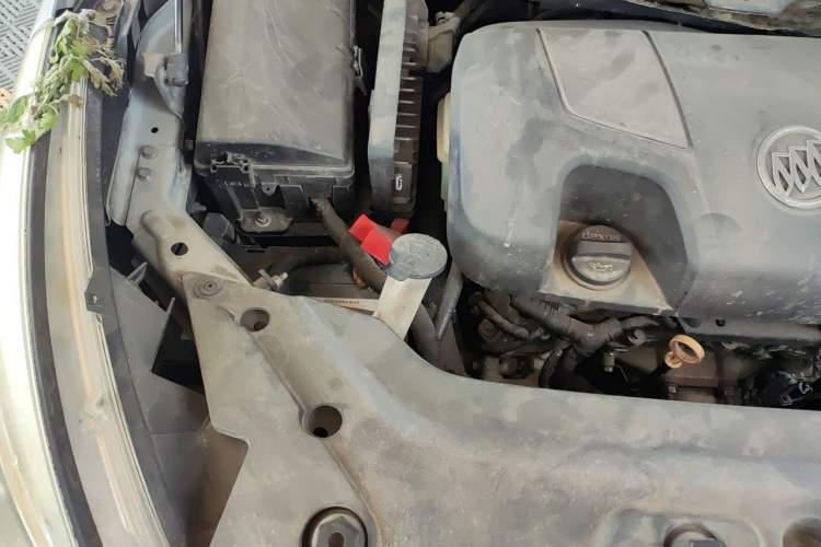 Used Buick GL8 2013 3.0L GT Luxury Business Haoya Edition Engine Bay Right