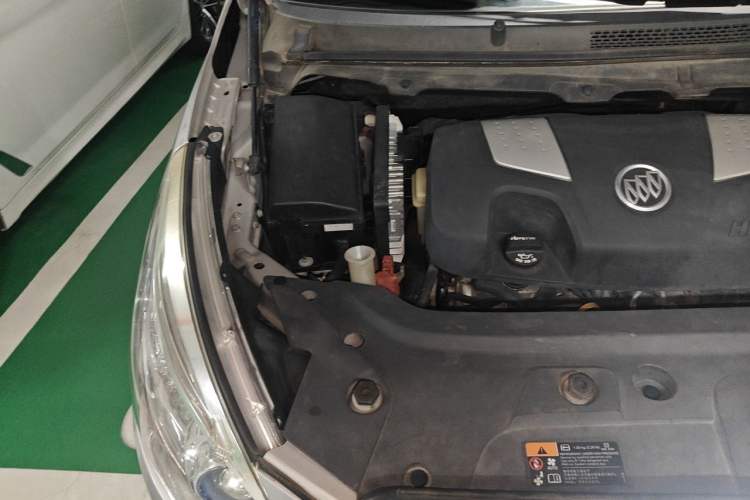 Used Buick GL8 2013 3.0L XT Luxury Business Flagship Edition Engine Bay Right