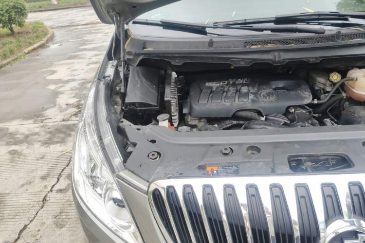 Used Buick GL8 2013 2.4L CT Luxury Business Comfort Edition Engine Bay Right