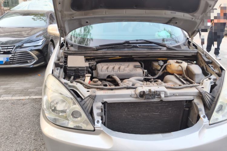 Used Buick GL8 2013 2.4L Classic Edition Engine Bay Right