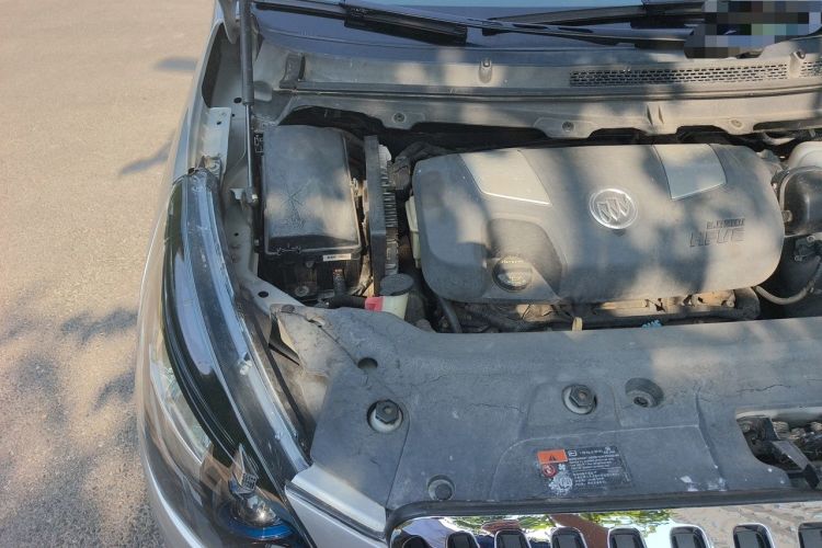 Used Buick GL8 2013 3.0L XT Luxury Business Flagship Edition Engine Bay Right
