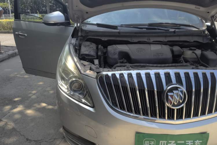 Used Buick GL8 2013 3.0L GT Luxury Business Haoya Edition Engine Bay Right