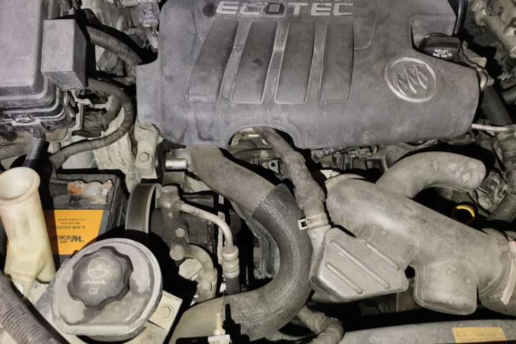 Used Buick GL8 2013 2.4L Classic Edition Engine Bay Right