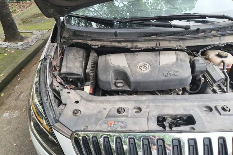 Used Buick GL8 2013 3.0L GT Luxury Business Haoya Edition Engine Bay Right