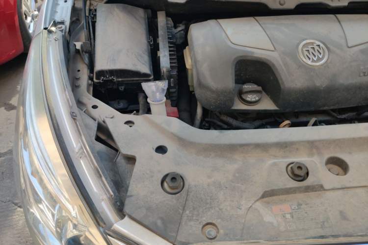 Used Buick GL8 2013 3.0L GT Luxury Business Haoya Edition Engine Bay Right