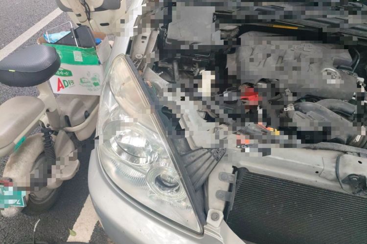 Used Buick GL8 2013 2.4L Executive Edition Engine Bay Right