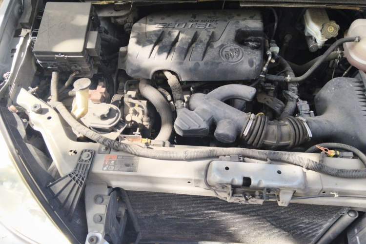 Used Buick GL8 2013 2.4L Classic Edition Engine Bay Right