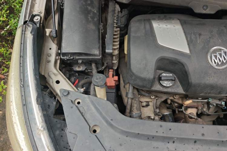 Used Buick GL8 2013 3.0L XT Luxury Business Flagship Edition Engine Bay Right