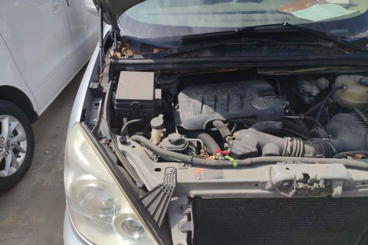 Used Buick GL8 2013 2.4L Executive Edition Engine Bay Right
