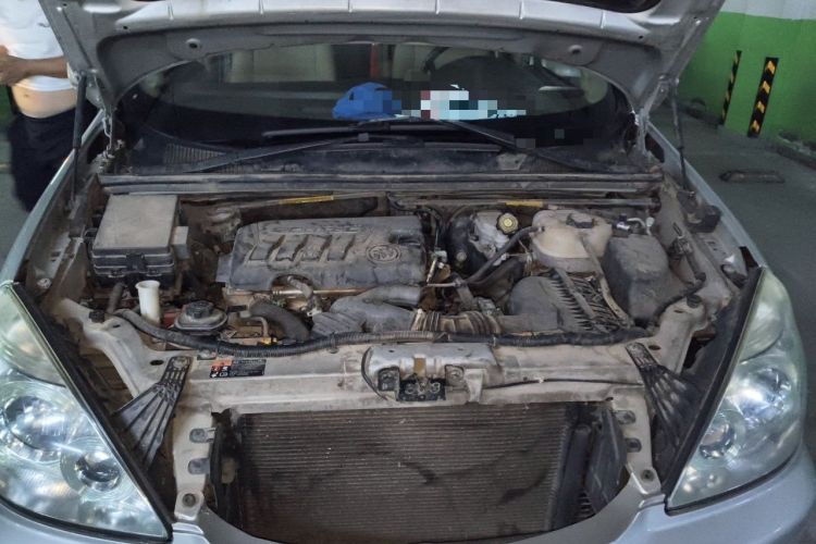 Used Buick GL8 2013 2.4L Classic Edition Engine Bay