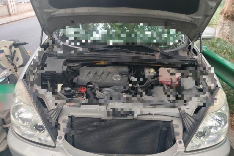Used Buick GL8 2013 2.4L Executive Edition Engine Bay