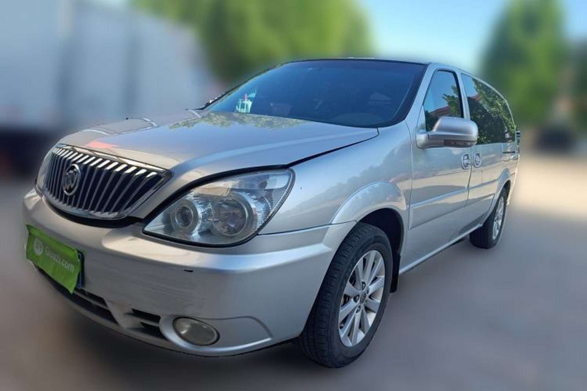 Used Buick GL8 2013 2.4L Classic Edition Front Left 45 Deg