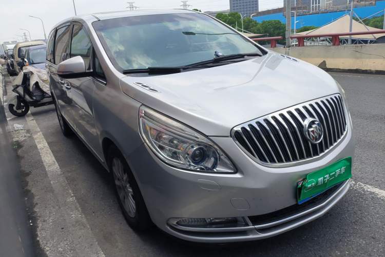 Used Buick GL8 2013 3.0L GT Luxury Business Haoya Edition Front Right 45 Deg