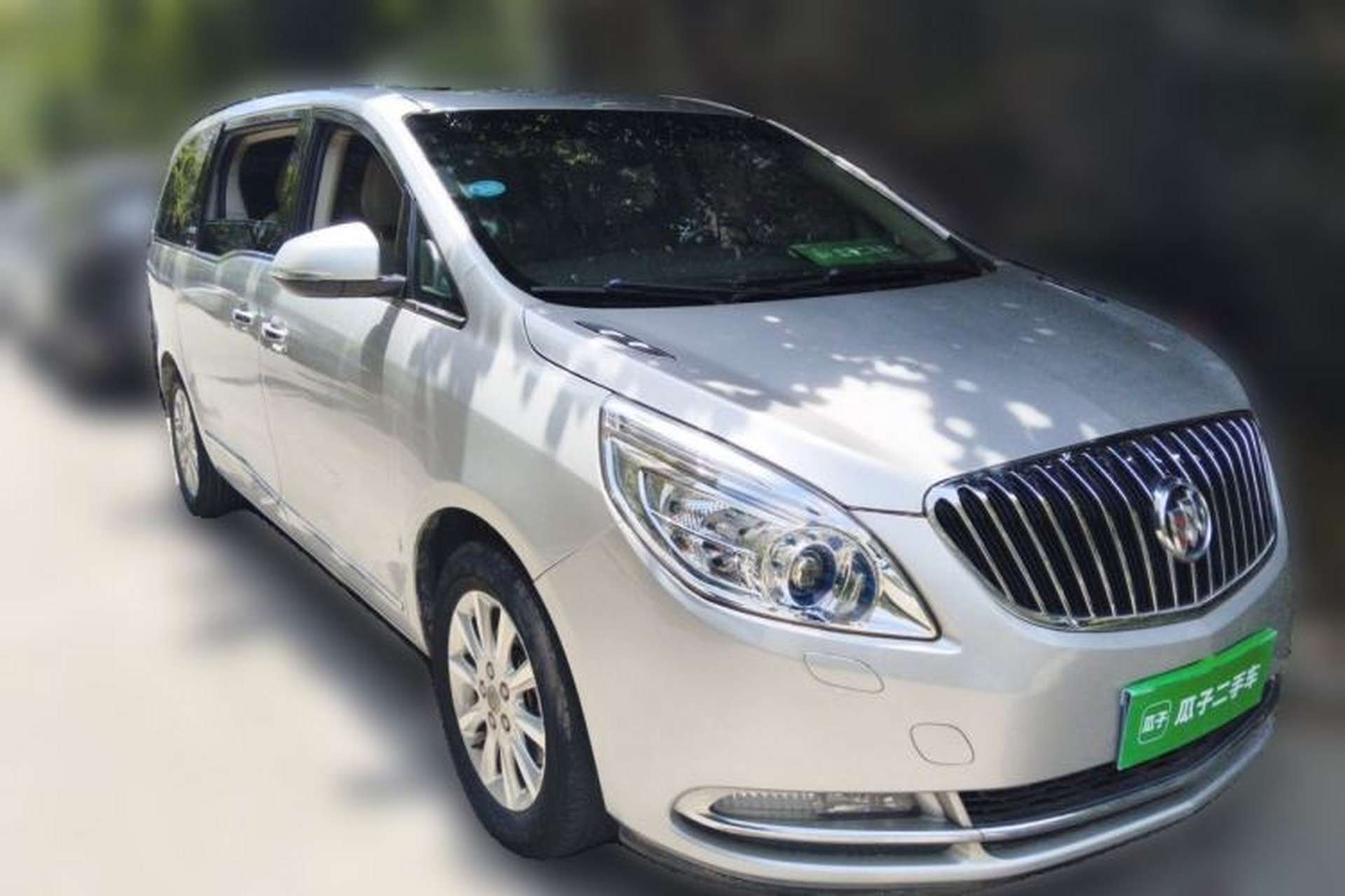 Used Buick GL8 2013 3.0L XT Luxury Business Flagship Edition Front Right 45 Deg