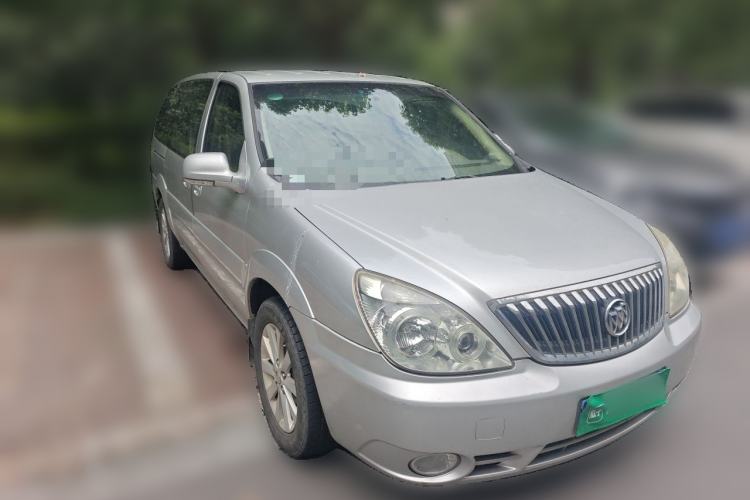 Used Buick GL8 2013 2.4L Classic Edition Front Right 45 Deg