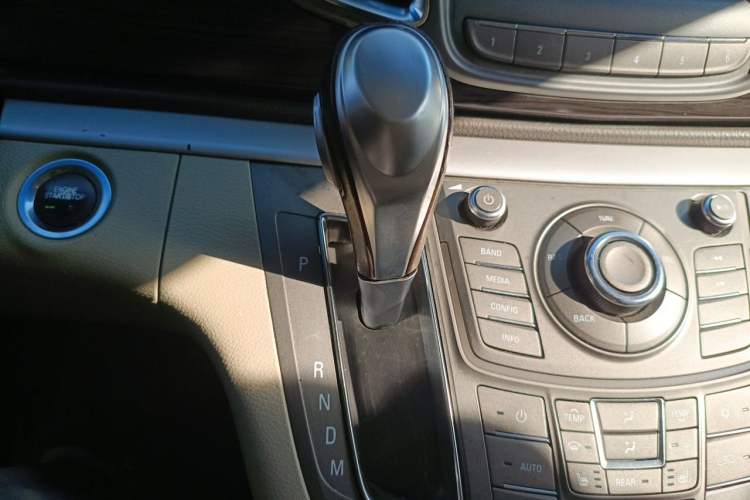 Used Buick GL8 2013 3.0L GT Luxury Business Haoya Edition Gear Lever