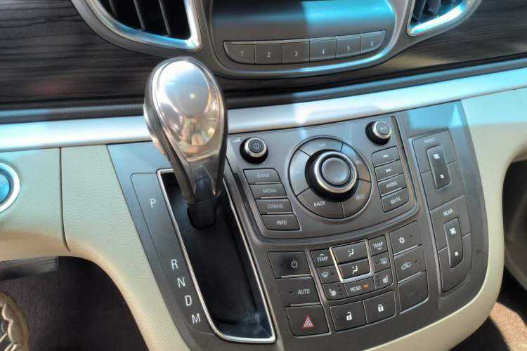 Used Buick GL8 2013 3.0L GT Luxury Business Haoya Edition Gear Lever