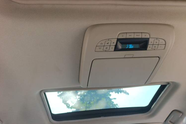 Used Buick GL8 2013 3.0L XT Luxury Business Flagship Edition Headliner