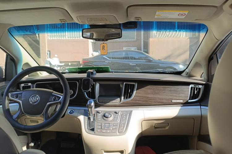 Used Buick GL8 2013 3.0L GT Luxury Business Haoya Edition Headliner
