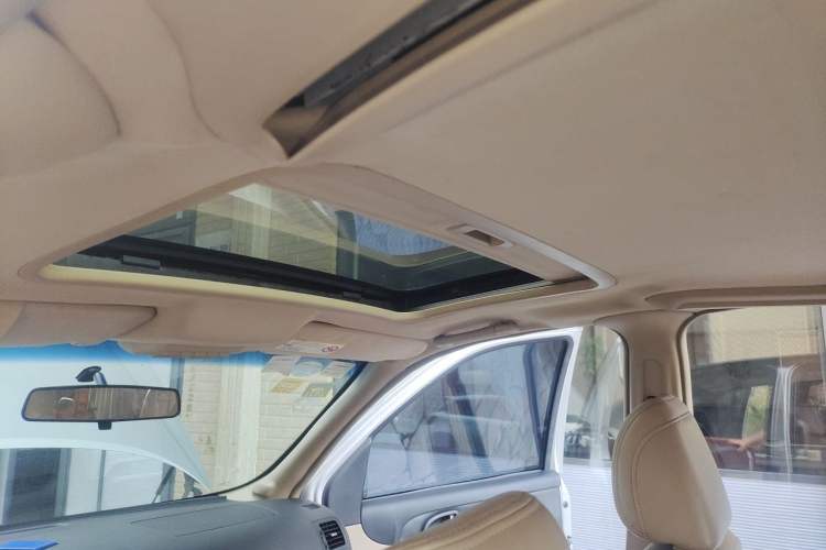 Used Buick GL8 2013 2.4L Executive Edition Headliner