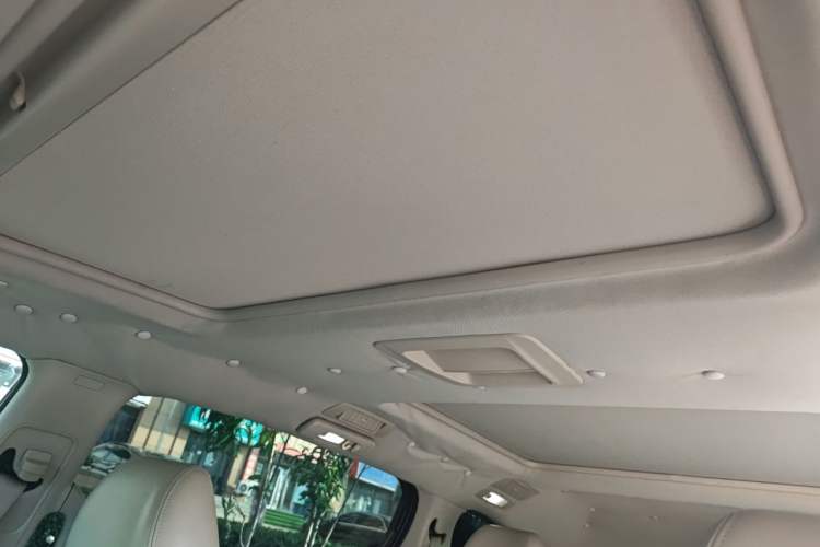 Used Buick GL8 2013 3.0L GT Luxury Business Haoya Edition Headliner