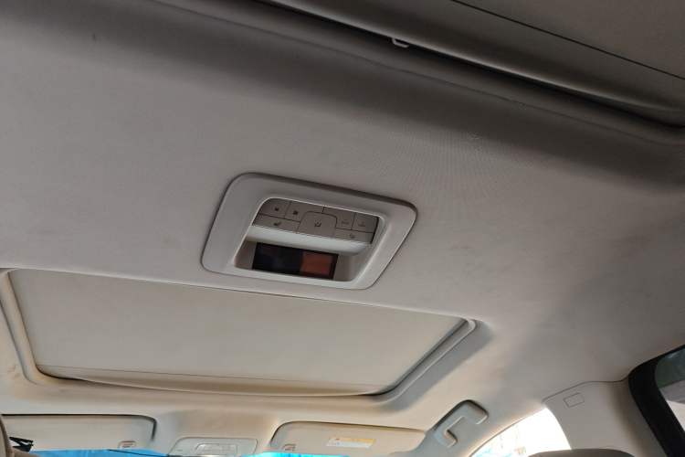 Used Buick GL8 2013 3.0L GT Luxury Business Haoya Edition Headliner