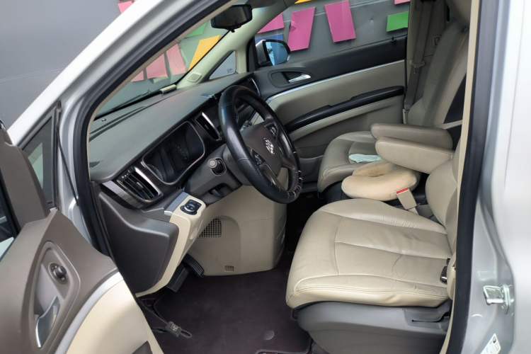 Used Buick GL8 2013 3.0L GT Luxury Business Haoya Edition Left Front Seat
