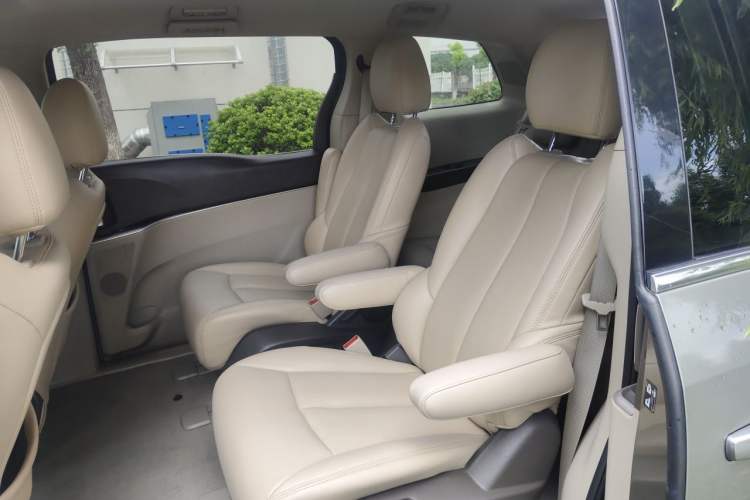 Used Buick GL8 2013 2.4L CT Luxury Business Comfort Edition Left Rear Seat