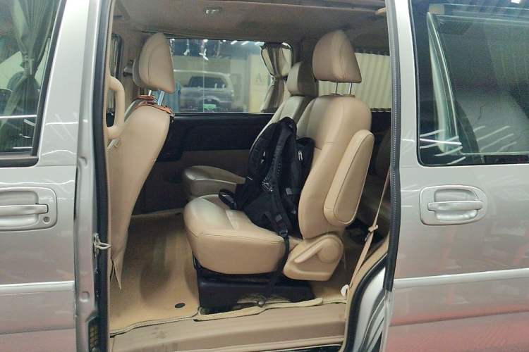 Used Buick GL8 2013 2.4L Executive Edition Left Rear Seat