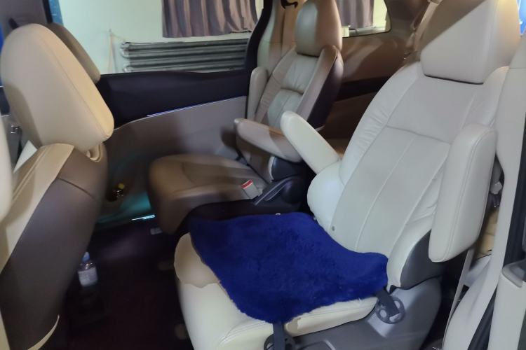 Used Buick GL8 2013 3.0L XT Luxury Business Flagship Edition Left Rear Seat