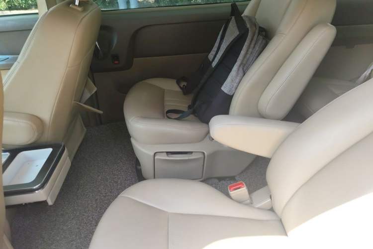 Used Buick GL8 2013 2.4L Comfort Edition Left Rear Seat