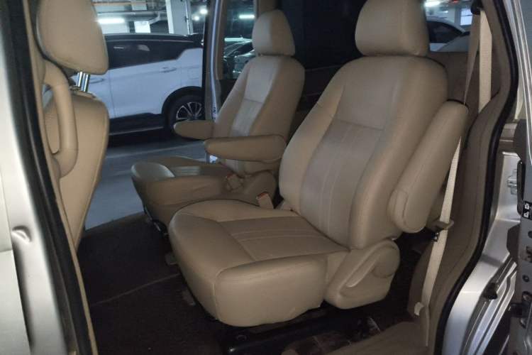 Used Buick GL8 2013 2.4L Classic Edition Left Rear Seat
