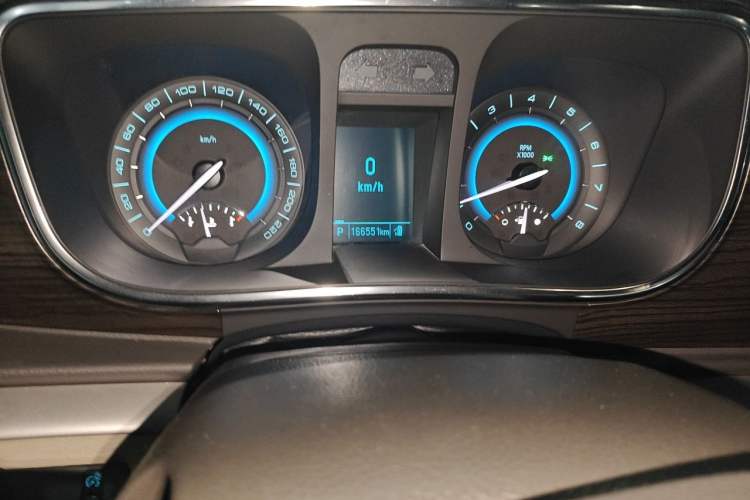Used Buick GL8 2013 3.0L XT Luxury Business Flagship Edition Odometer Close Up