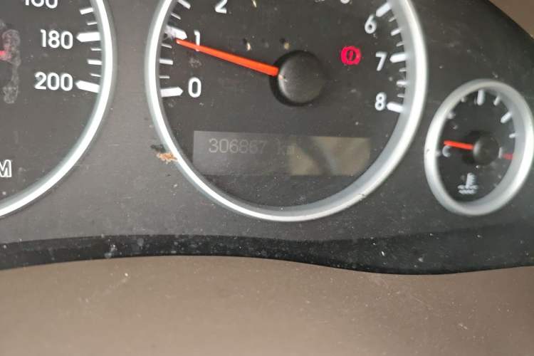 Used Buick GL8 2013 2.4L Classic Edition Odometer Close Up