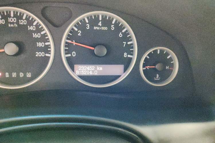 Used Buick GL8 2013 2.4L Executive Edition Odometer Close Up