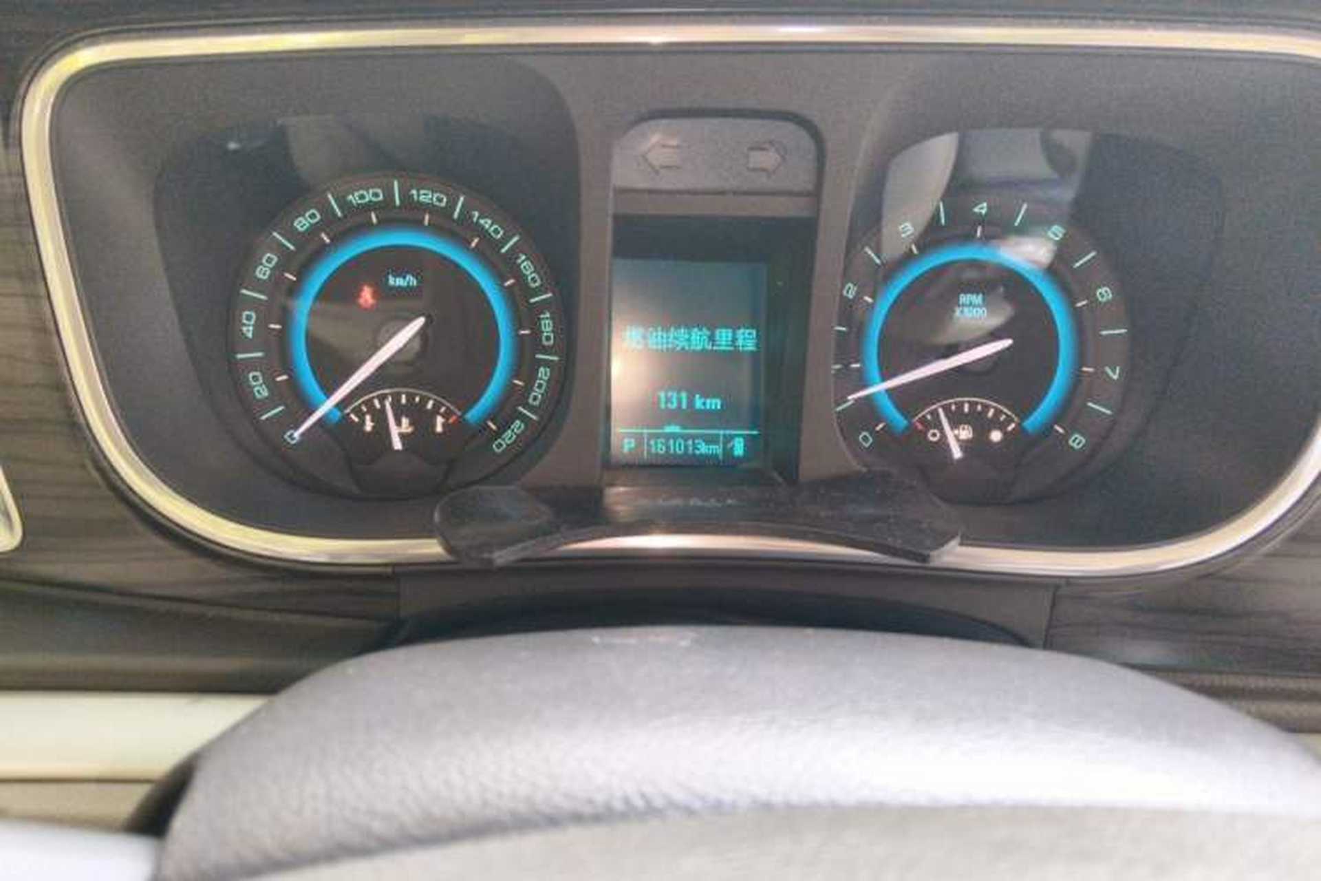 Used Buick GL8 2013 3.0L XT Luxury Business Flagship Edition Odometer Close Up
