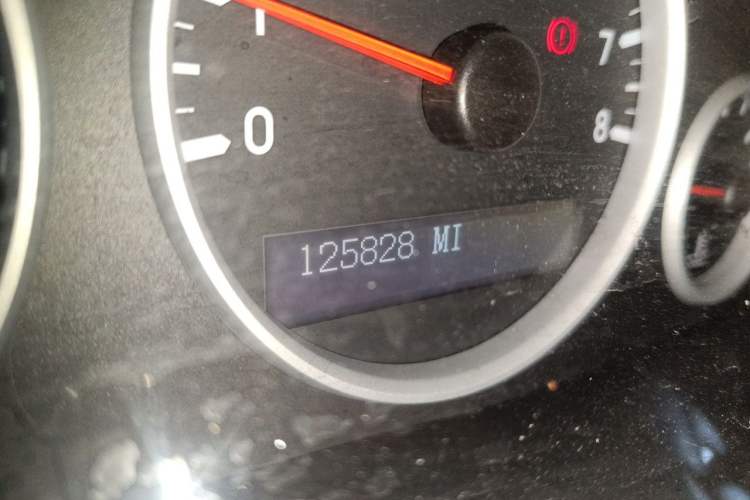 Used Buick GL8 2013 2.4L Classic Edition Odometer Close Up
