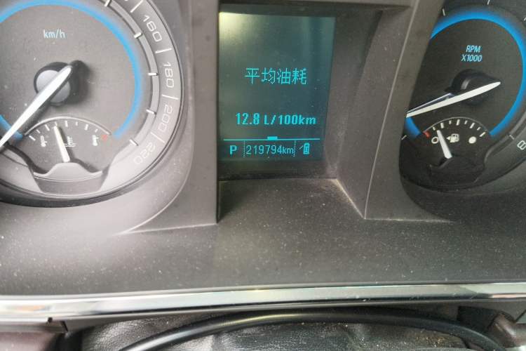 Used Buick GL8 2013 3.0L GT Luxury Business Haoya Edition Odometer Close Up