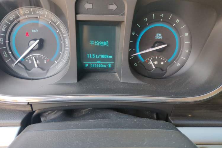 Used Buick GL8 2013 3.0L GT Luxury Business Haoya Edition Odometer Close Up