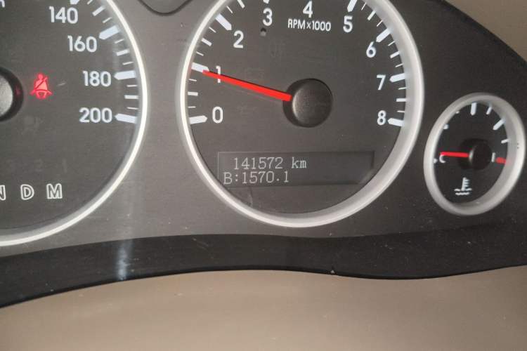 Used Buick GL8 2013 2.4L Classic Edition Odometer Close Up