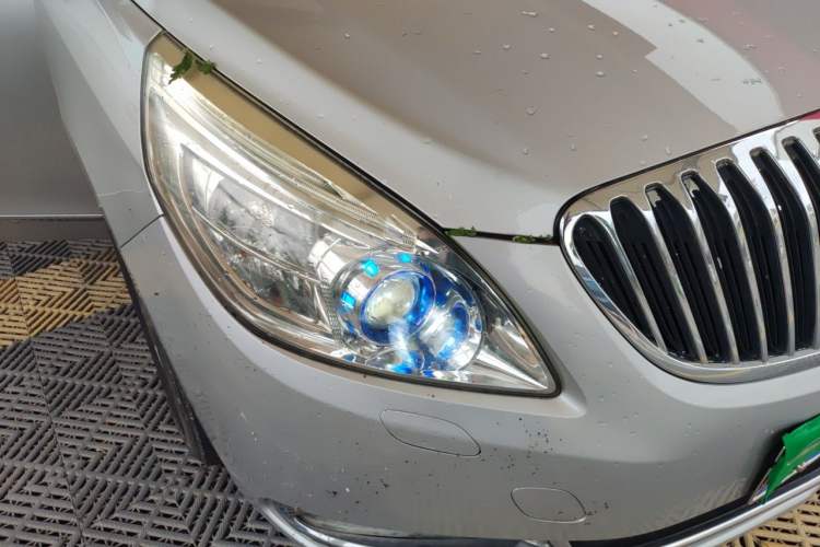 Used Buick GL8 2013 3.0L GT Luxury Business Haoya Edition Right Front Headlight