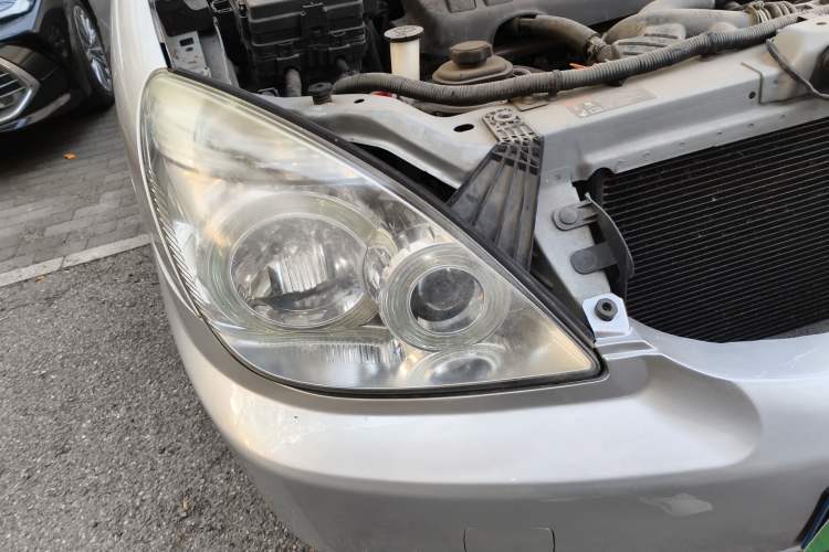 Used Buick GL8 2013 2.4L Classic Edition Right Front Headlight